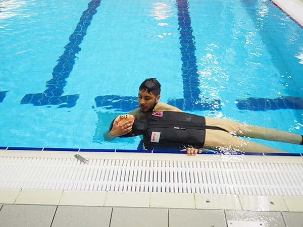 Ruth Lee Pool Rescue livredningsdukke - Bilde 3